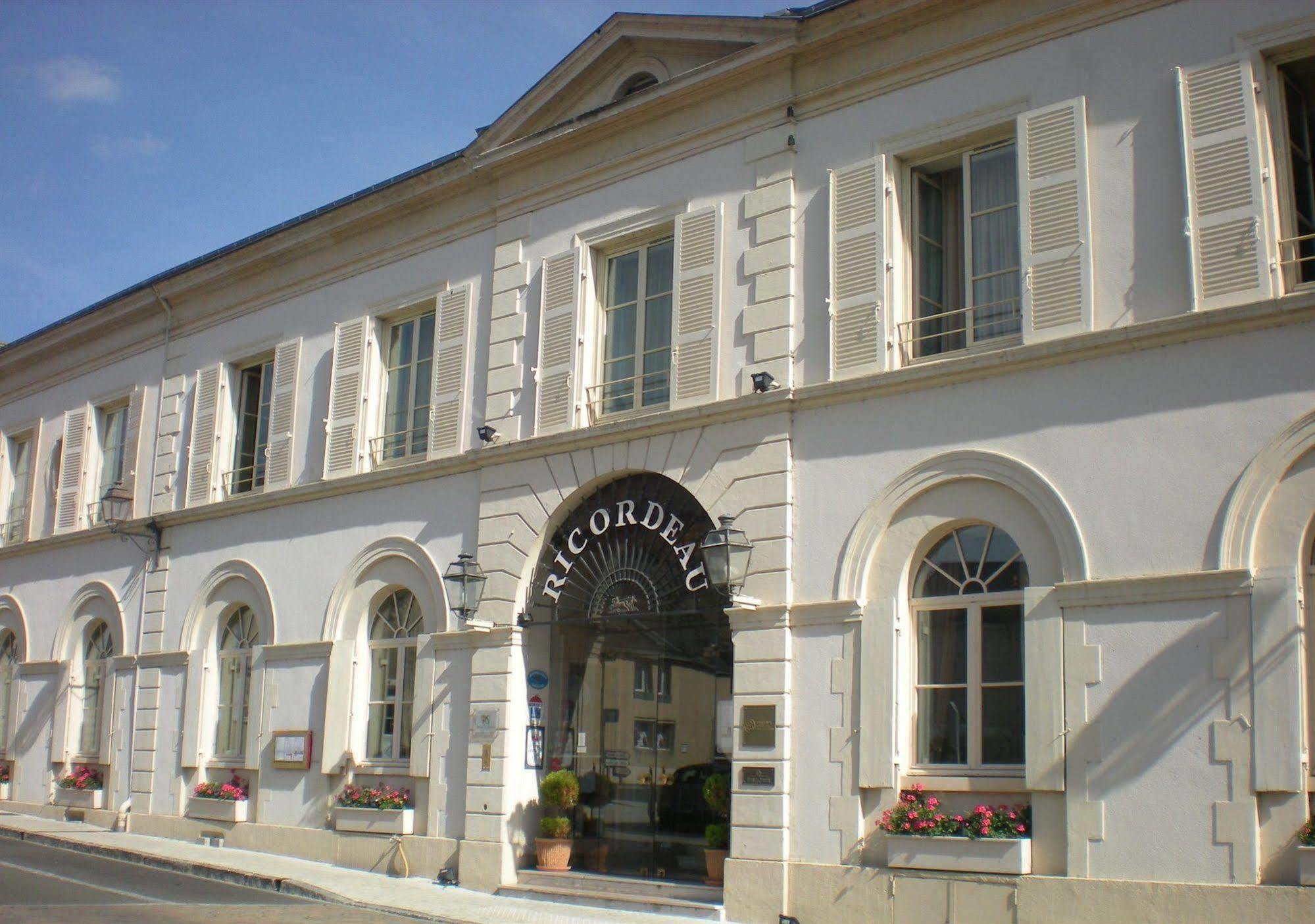 Hotel-Restaurant Ricordeau Loue Exterior photo