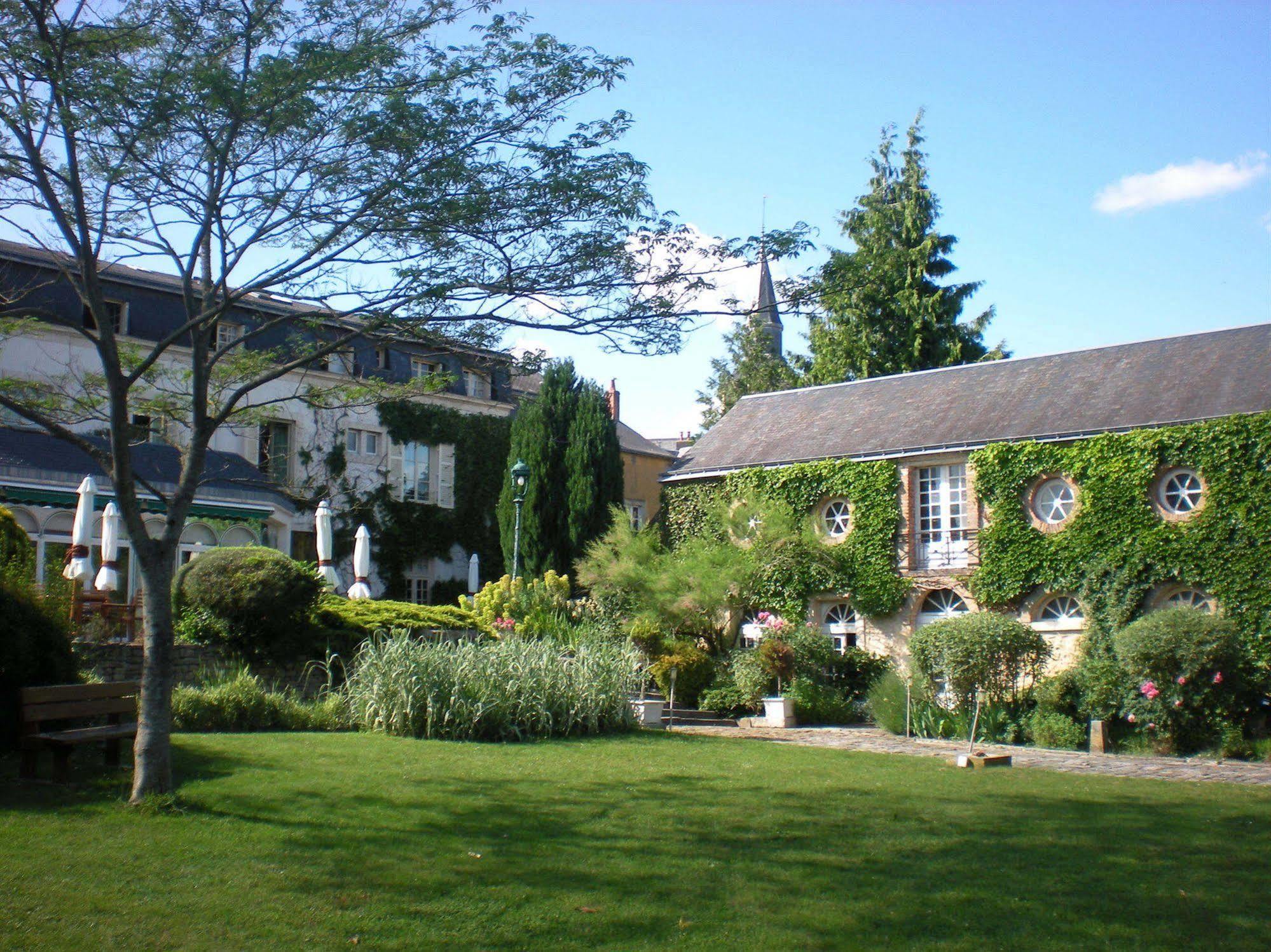 Hotel-Restaurant Ricordeau Loue Exterior photo